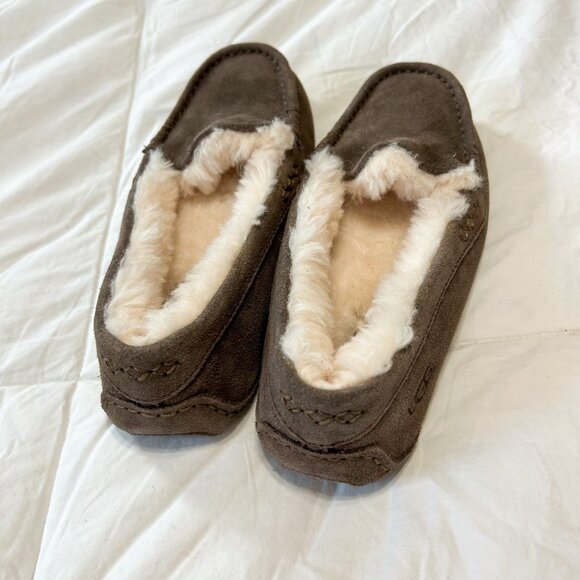 NWOB UGG Ansley Espresso Suede Shearling Moccasin Slippers Women’s Size 6 - Picture 4 of 10